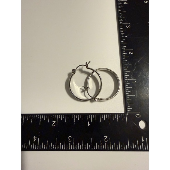 Jewelry - Silver Tone Medium Hoop Earrings Polished Round Latch Back‎ 1 Inch Diameter